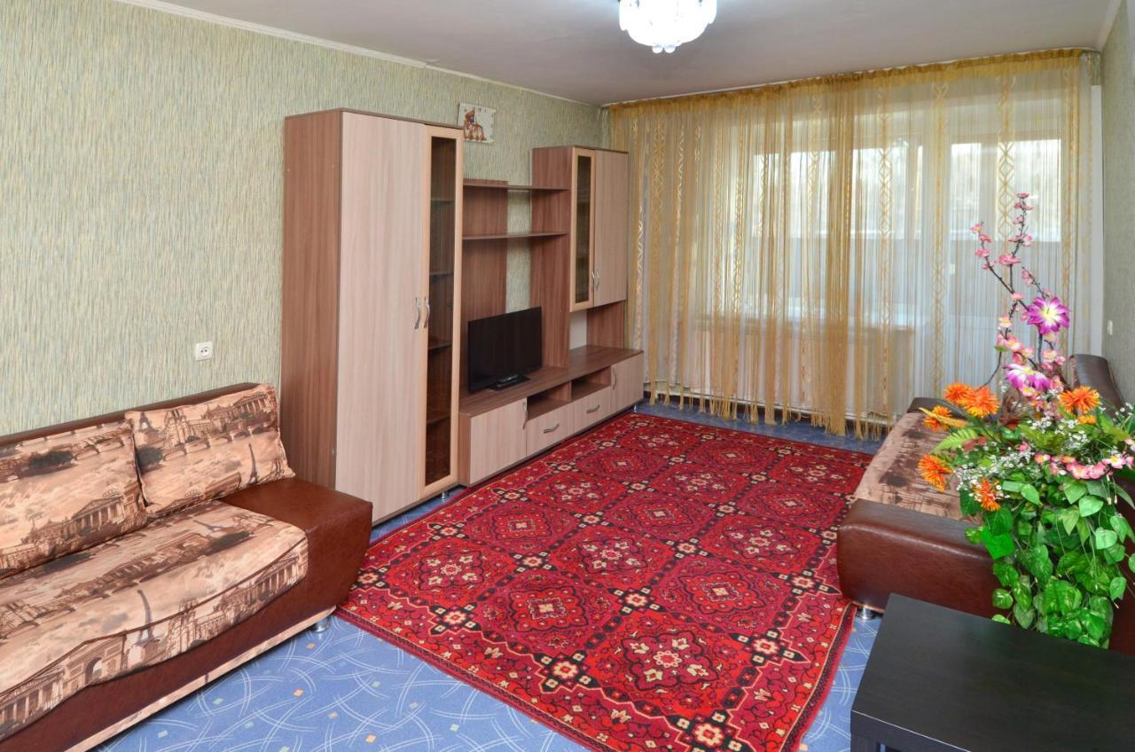 1 Комнатные Апартаменты На Садуакасова 24 コクシェタウ エクステリア 写真